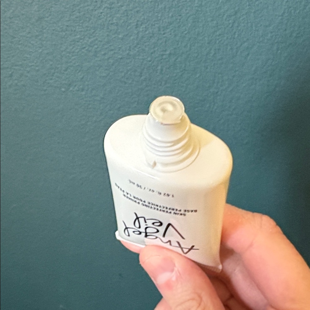 NWT NYX Angel Veil Skin Perfecting Primer Base for Makeup - Picture 3 of 4